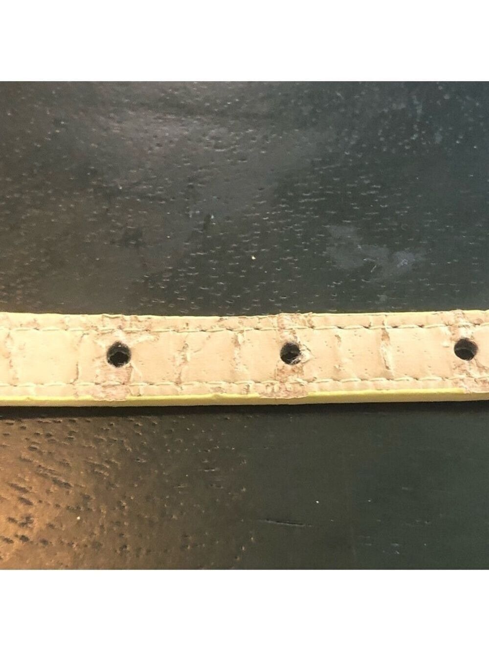 Gold glitter and chain 0.5” women’s belt. 39” long. - Picture 10 of 15